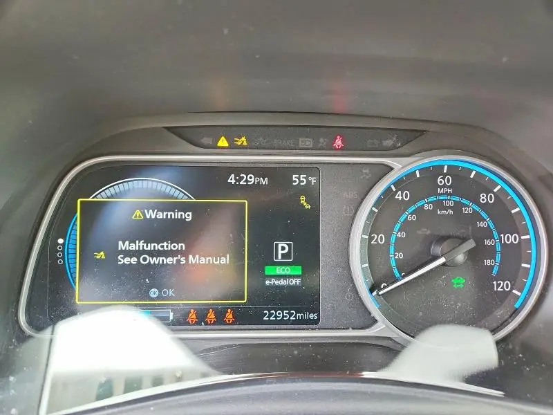 2025 NISSAN LEAF SV PLUS  