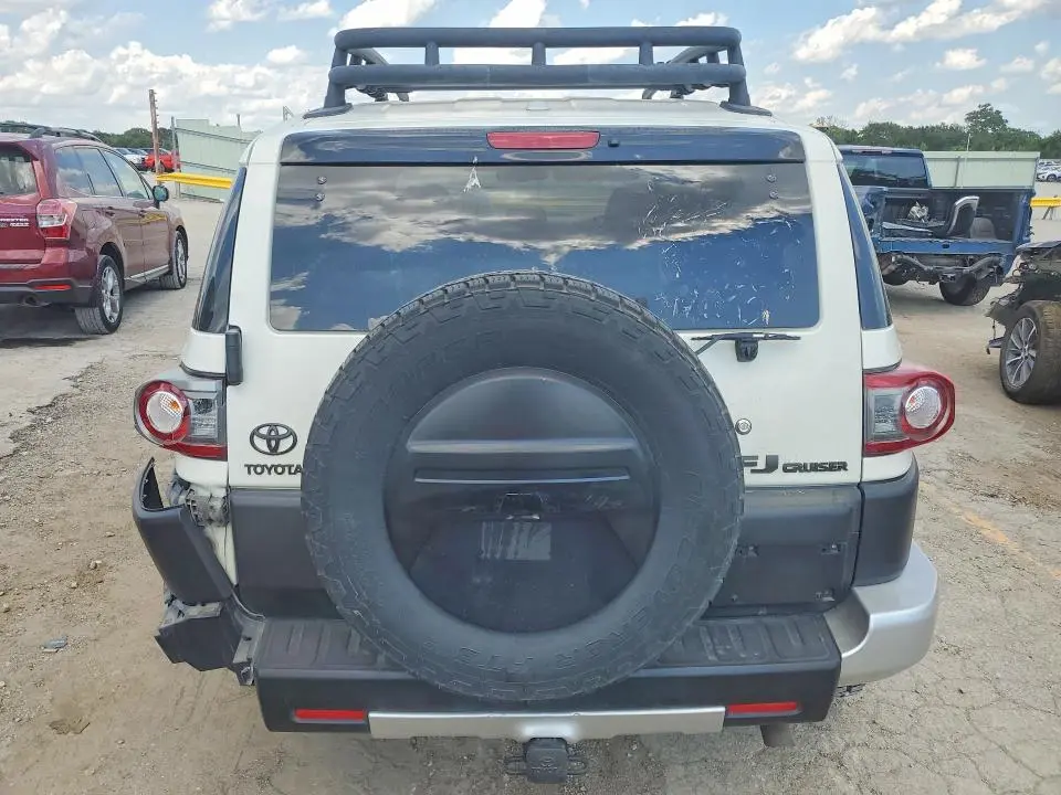 2013 TOYOTA FJ CRUISER BASE  