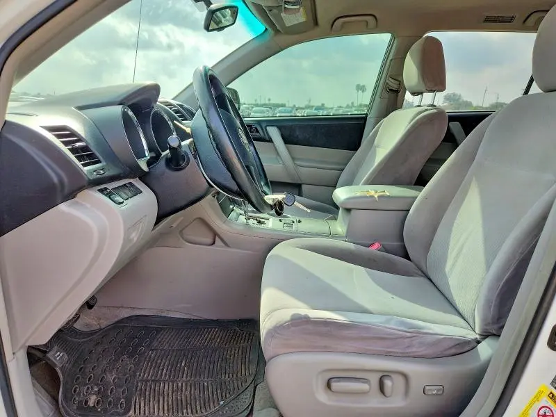 2010 TOYOTA HIGHLANDER BASE  