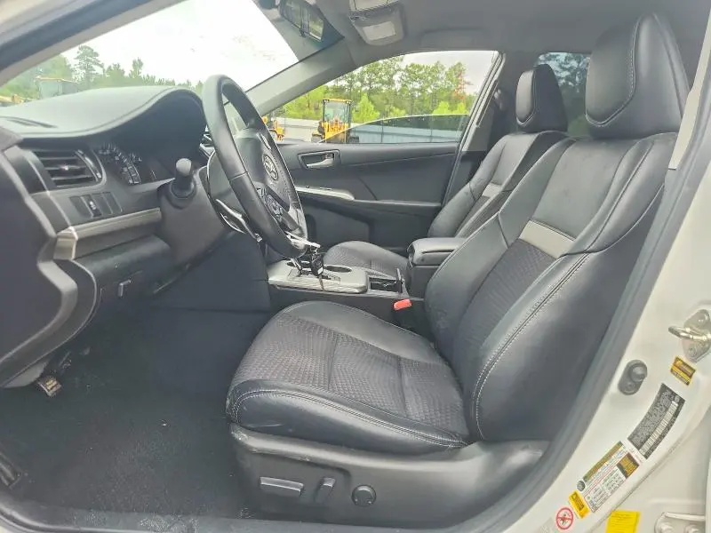 2014 TOYOTA CAMRY SE  