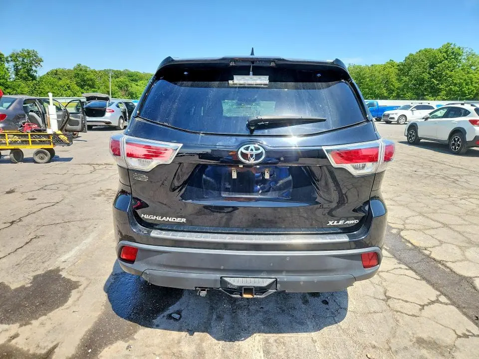 2016 TOYOTA HIGHLANDER XLE  