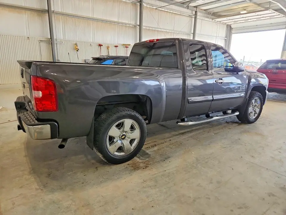 2011 CHEVROLET SILVERADO C1500 LT  