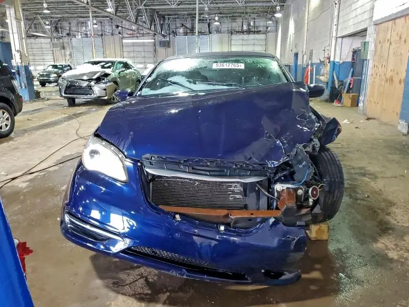 2014 CHRYSLER 200 LX  