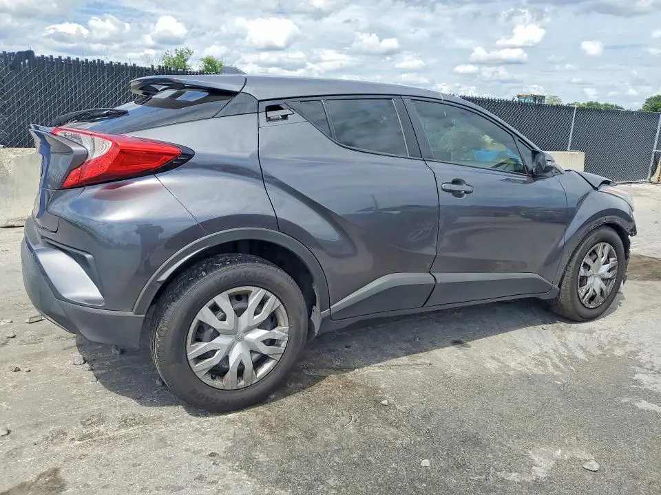 2020 TOYOTA C-HR LE  
