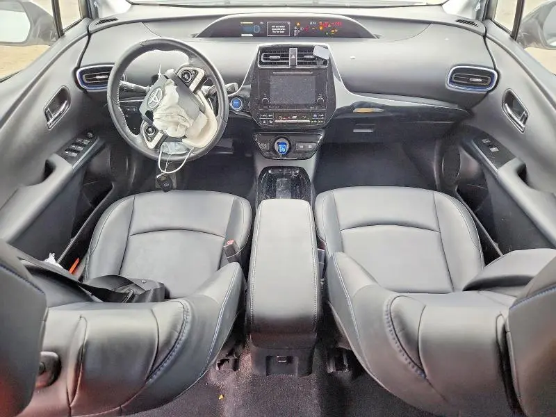2017 TOYOTA PRIUS THREE TOURING  