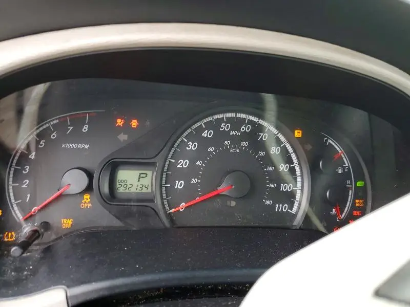 2013 TOYOTA SIENNA LE 8-PASSENGER  