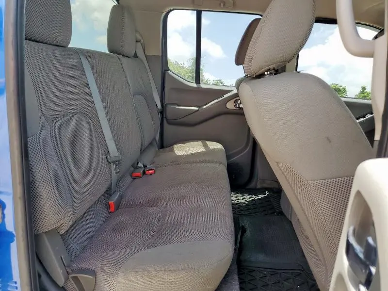 2015 NISSAN FRONTIER S  