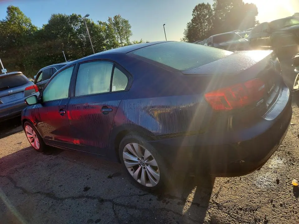 2012 VOLKSWAGEN JETTA SE  
