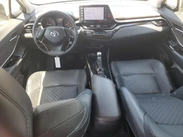 2020 TOYOTA C-HR XLE  