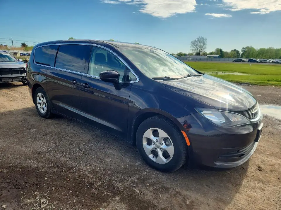 2017 CHRYSLER PACIFICA LX  