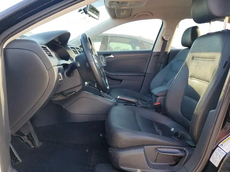 2012 VOLKSWAGEN JETTA SE  