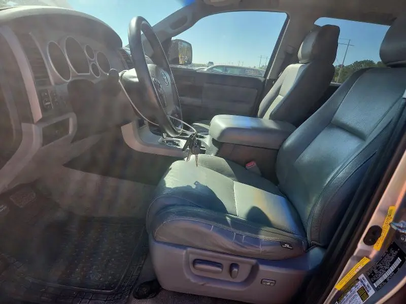 2010 TOYOTA SEQUOIA SR5  