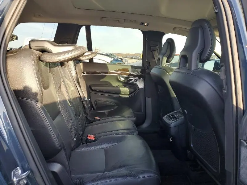 2018 VOLVO XC90 T6  