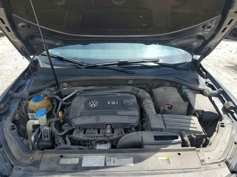 2016 VOLKSWAGEN PASSAT SE  