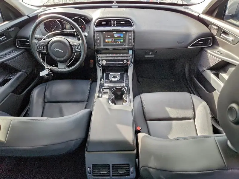 2017 JAGUAR XE PREMIUM  