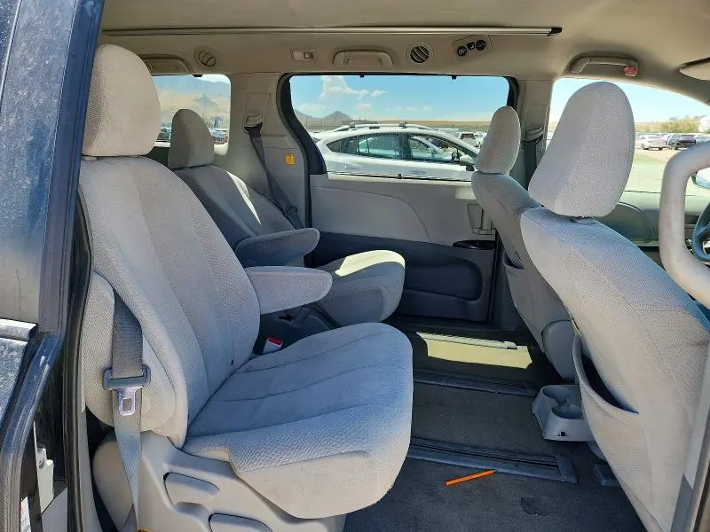 2012 TOYOTA SIENNA LE  