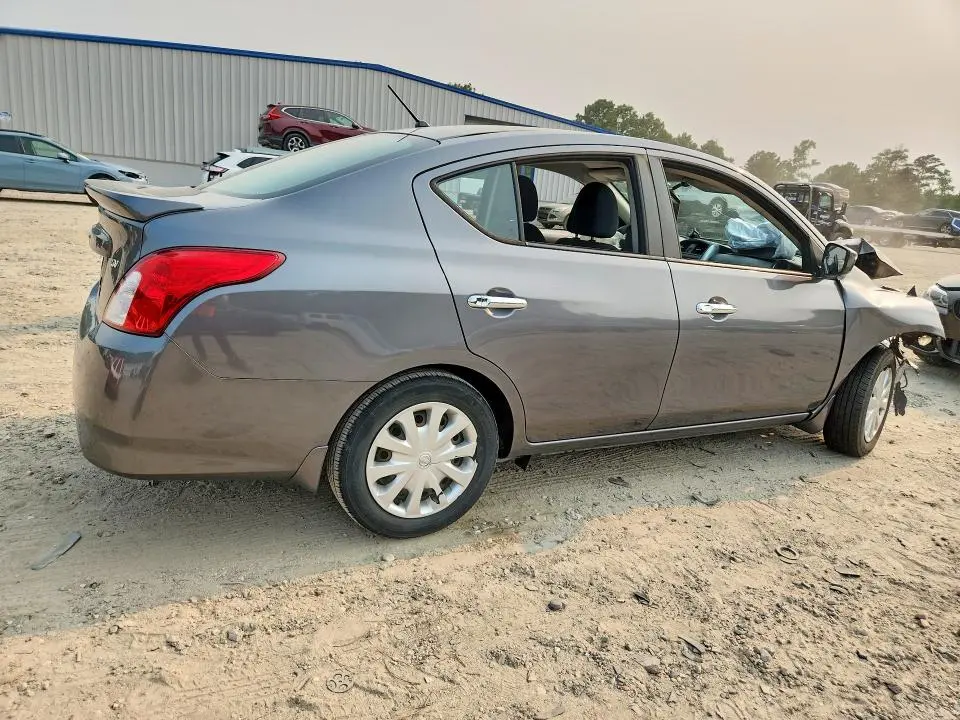 2019 NISSAN VERSA SV  
