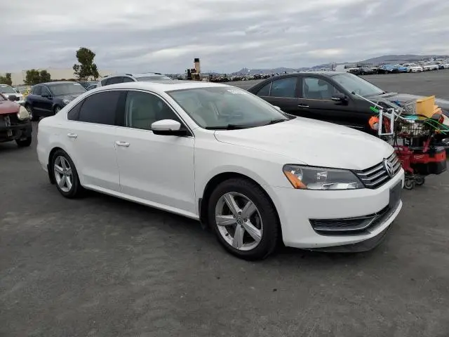 2013 VOLKSWAGEN PASSAT SE  