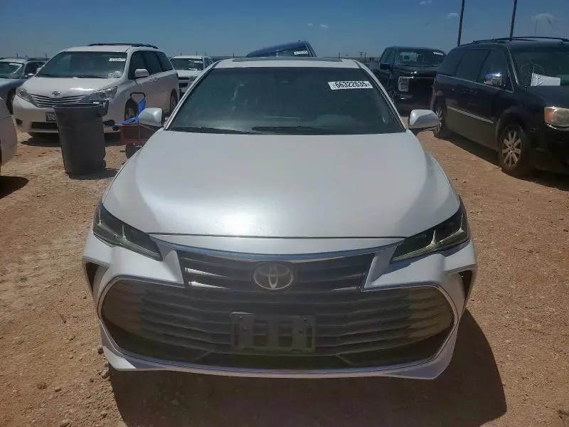 2019 TOYOTA AVALON XLE  