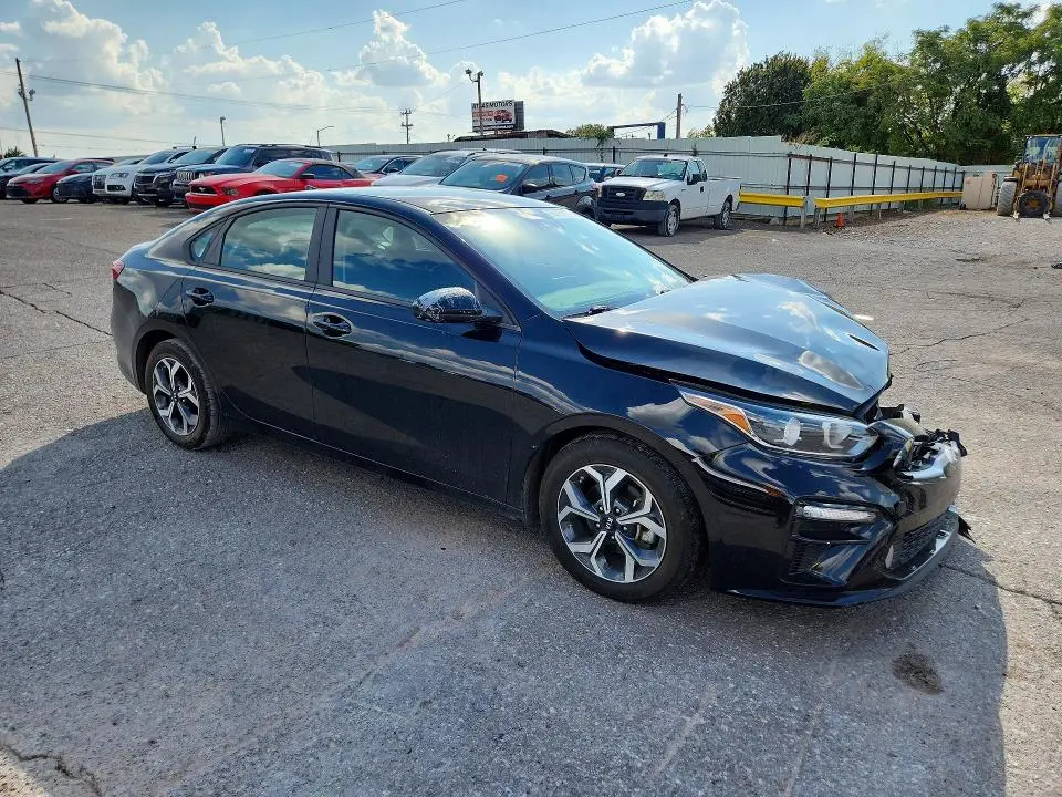 2021 KIA FORTE LXS  