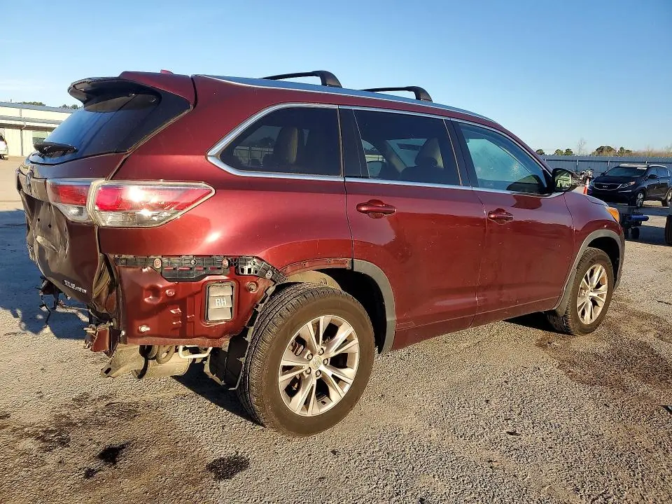 2015 TOYOTA HIGHLANDER XLE  