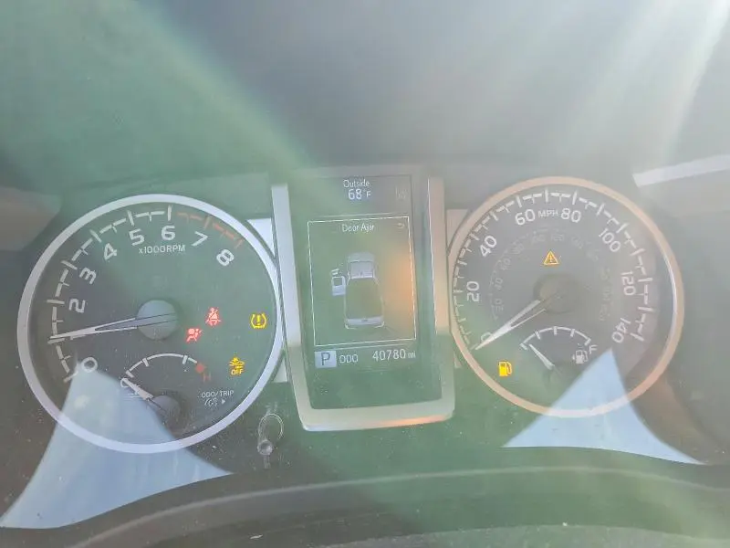 2020 TOYOTA TACOMA SR5 V6  