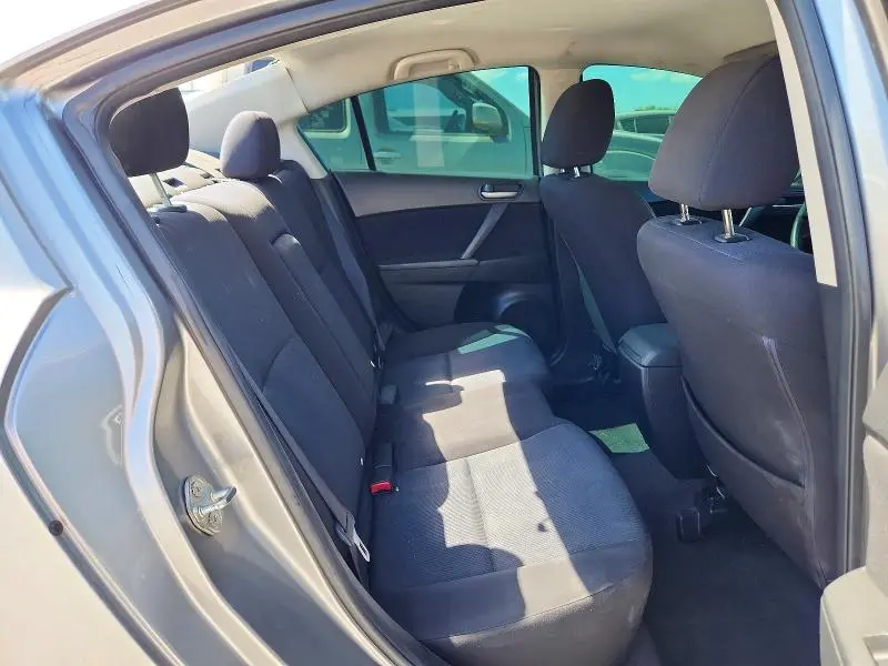 2010 MAZDA 3 I  