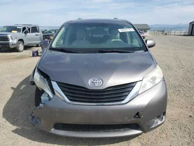 2011 TOYOTA SIENNA LE  