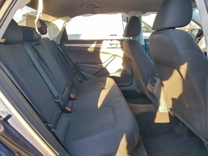 2014 VOLKSWAGEN PASSAT S  