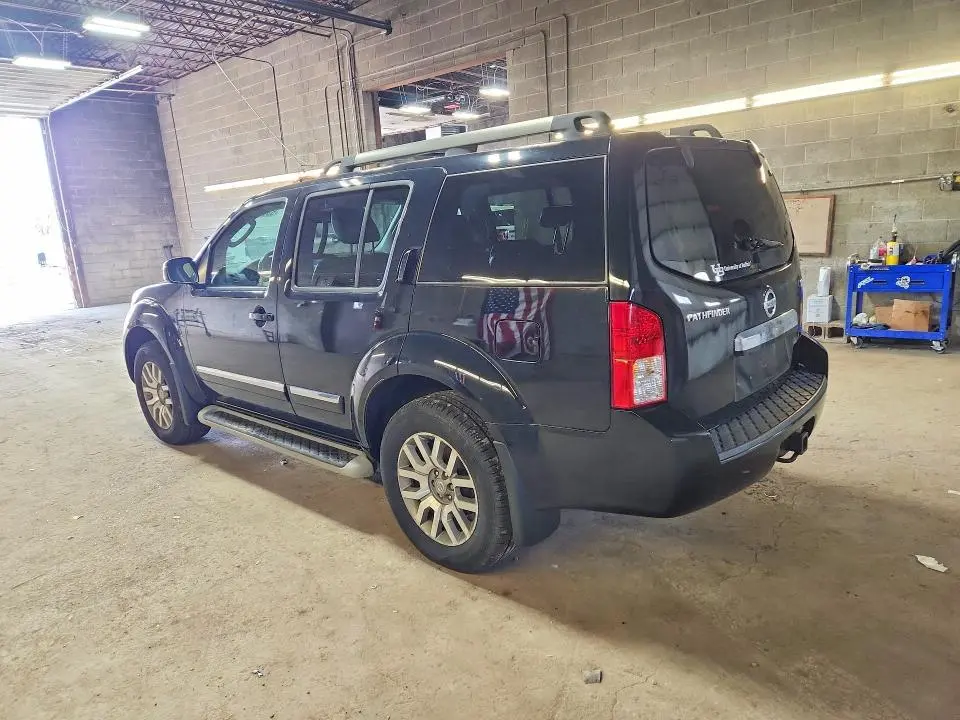 2010 NISSAN PATHFINDER S  