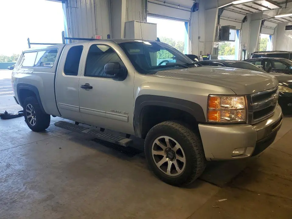 2011 CHEVROLET SILVERADO K1500 LT  