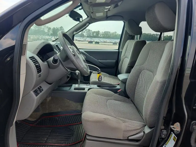 2011 NISSAN FRONTIER S  