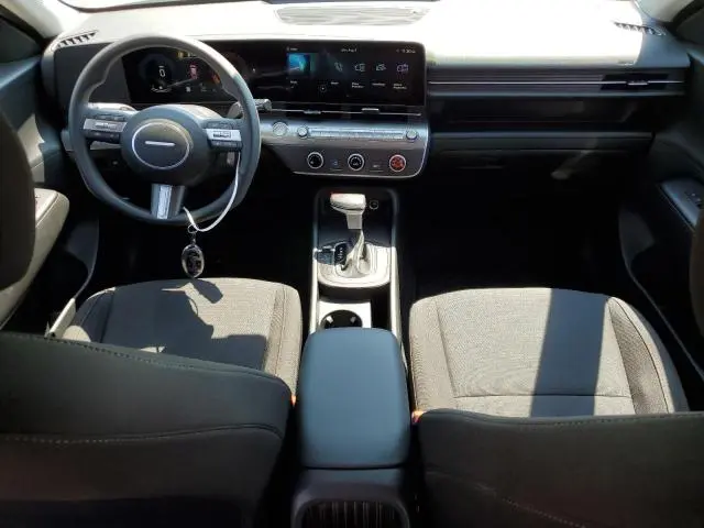 2025 HYUNDAI KONA SE  
