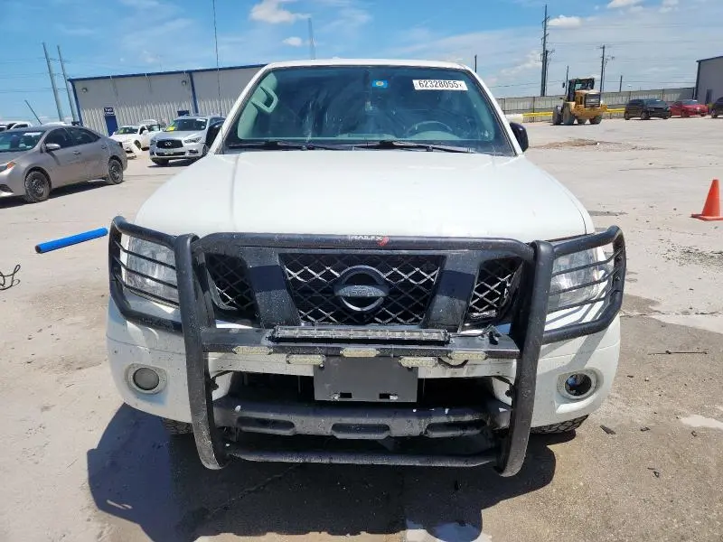 2021 NISSAN FRONTIER SV  