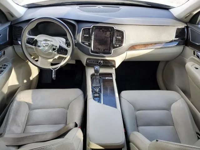 2017 VOLVO XC90 T6  