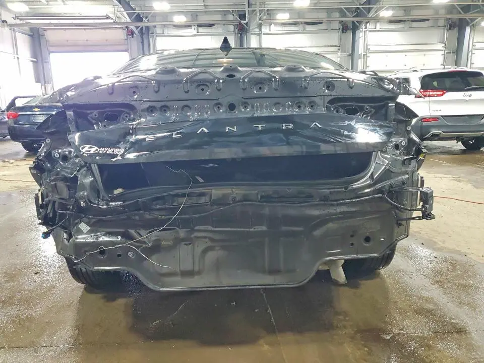2023 HYUNDAI ELANTRA SE  