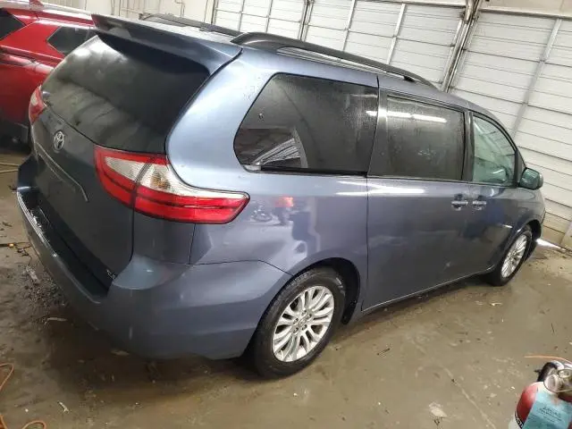 2015 TOYOTA SIENNA XLE  