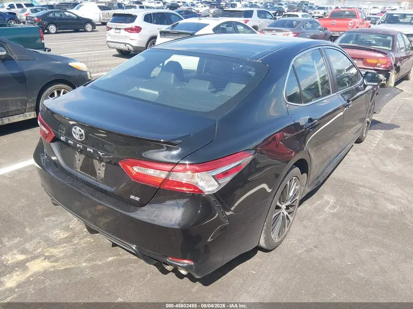 2018 TOYOTA CAMRY SE