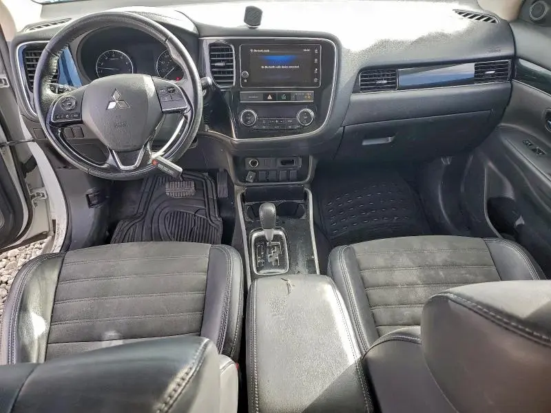 2019 MITSUBISHI OUTLANDER SE  