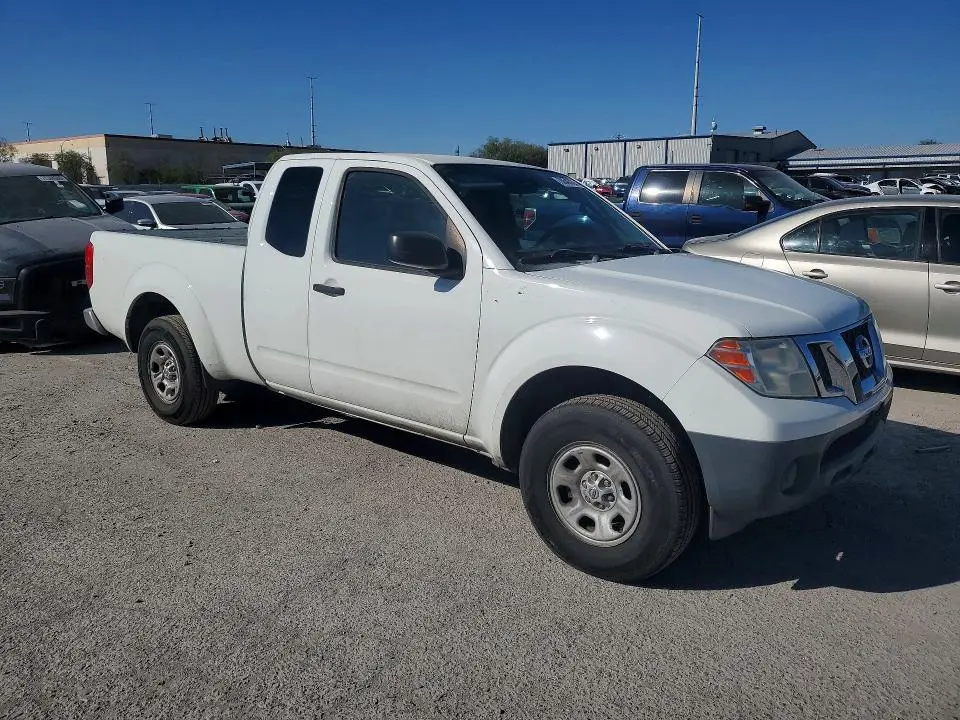 2013 NISSAN FRONTIER S  