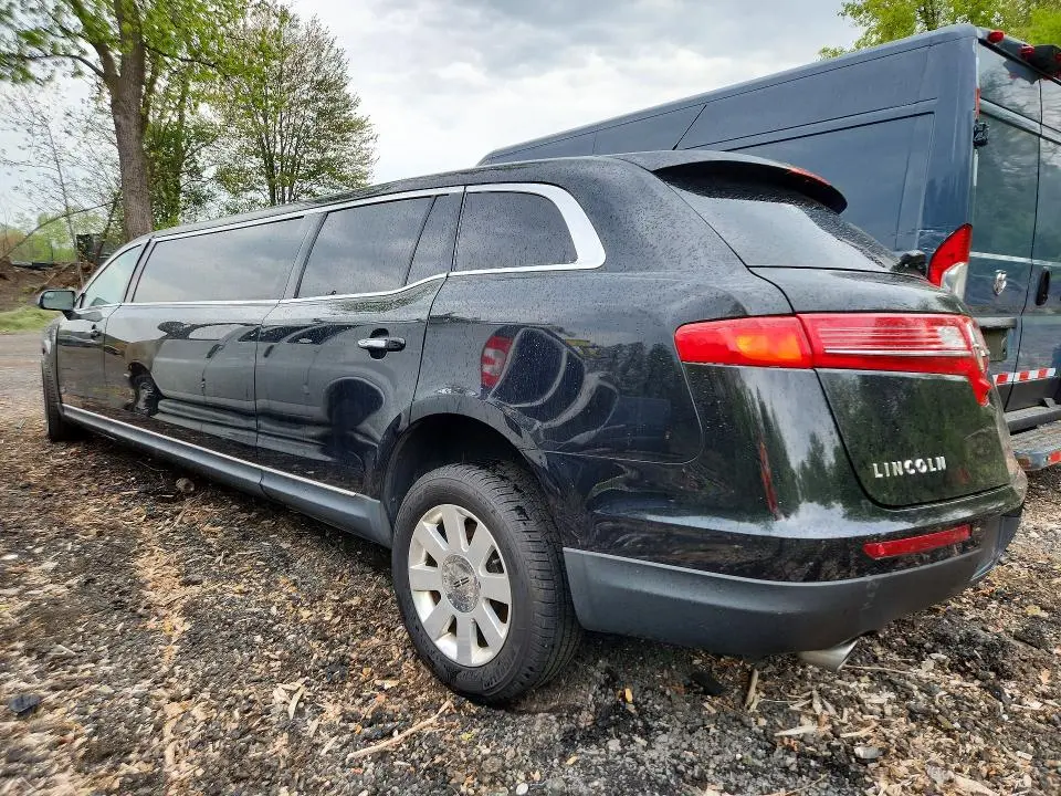 2019 LINCOLN MKT   
