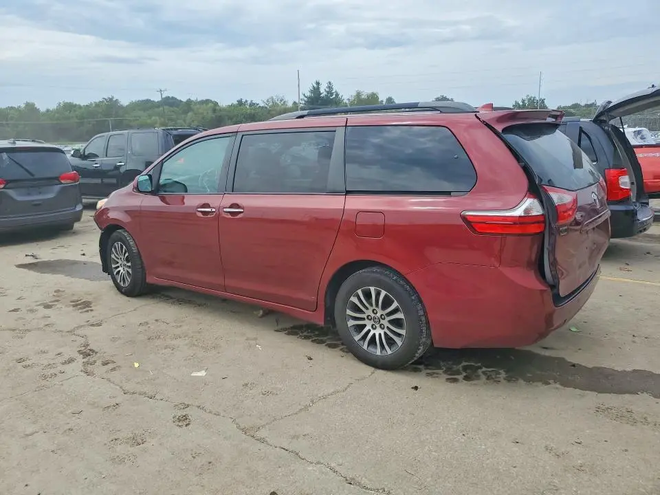 2018 TOYOTA SIENNA XLE PREMIUM 8-PASSENGER  