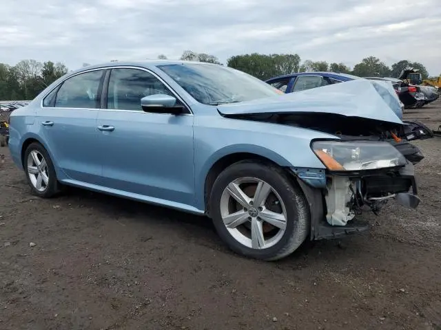 2013 VOLKSWAGEN PASSAT SE  