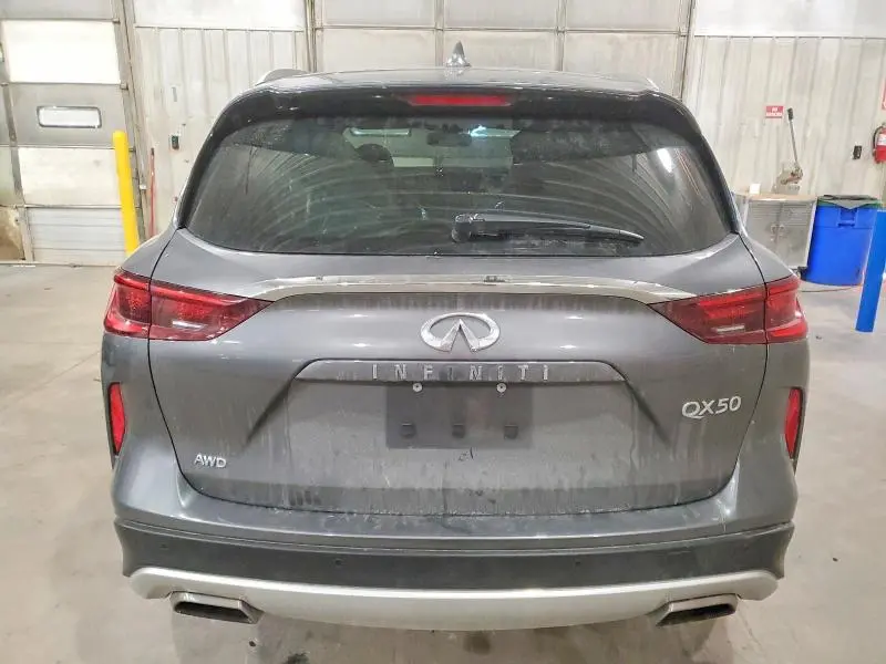 2022 INFINITI QX50 LUXE  