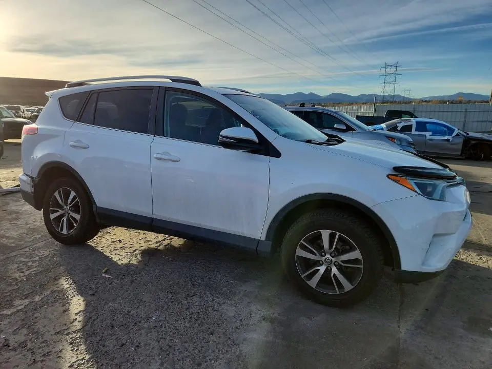 2016 TOYOTA RAV4 XLE  