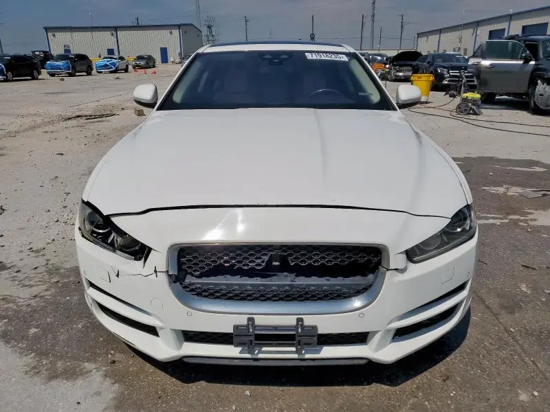 2017 JAGUAR XE PREMIUM  