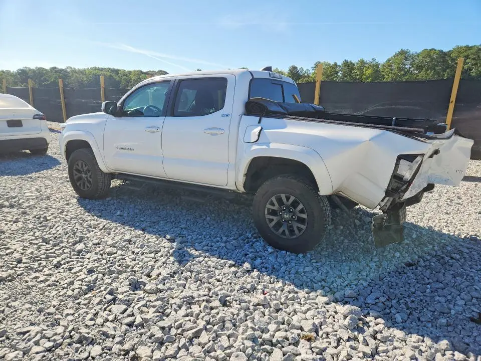2022 TOYOTA TACOMA SR5 V6  