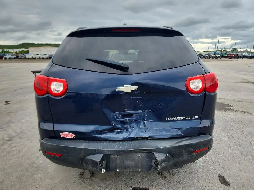 2012 CHEVROLET TRAVERSE LS  