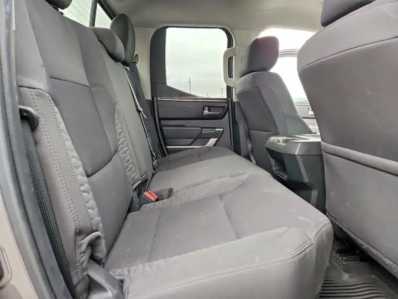 2022 TOYOTA TUNDRA SR5  