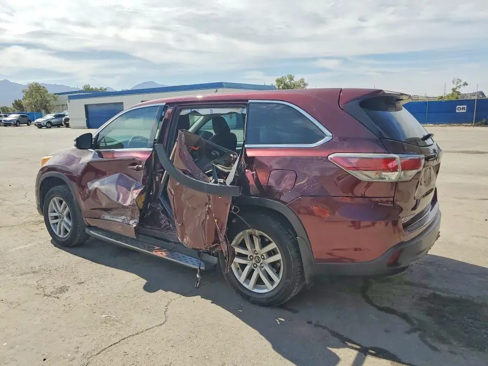 2016 TOYOTA HIGHLANDER LE  
